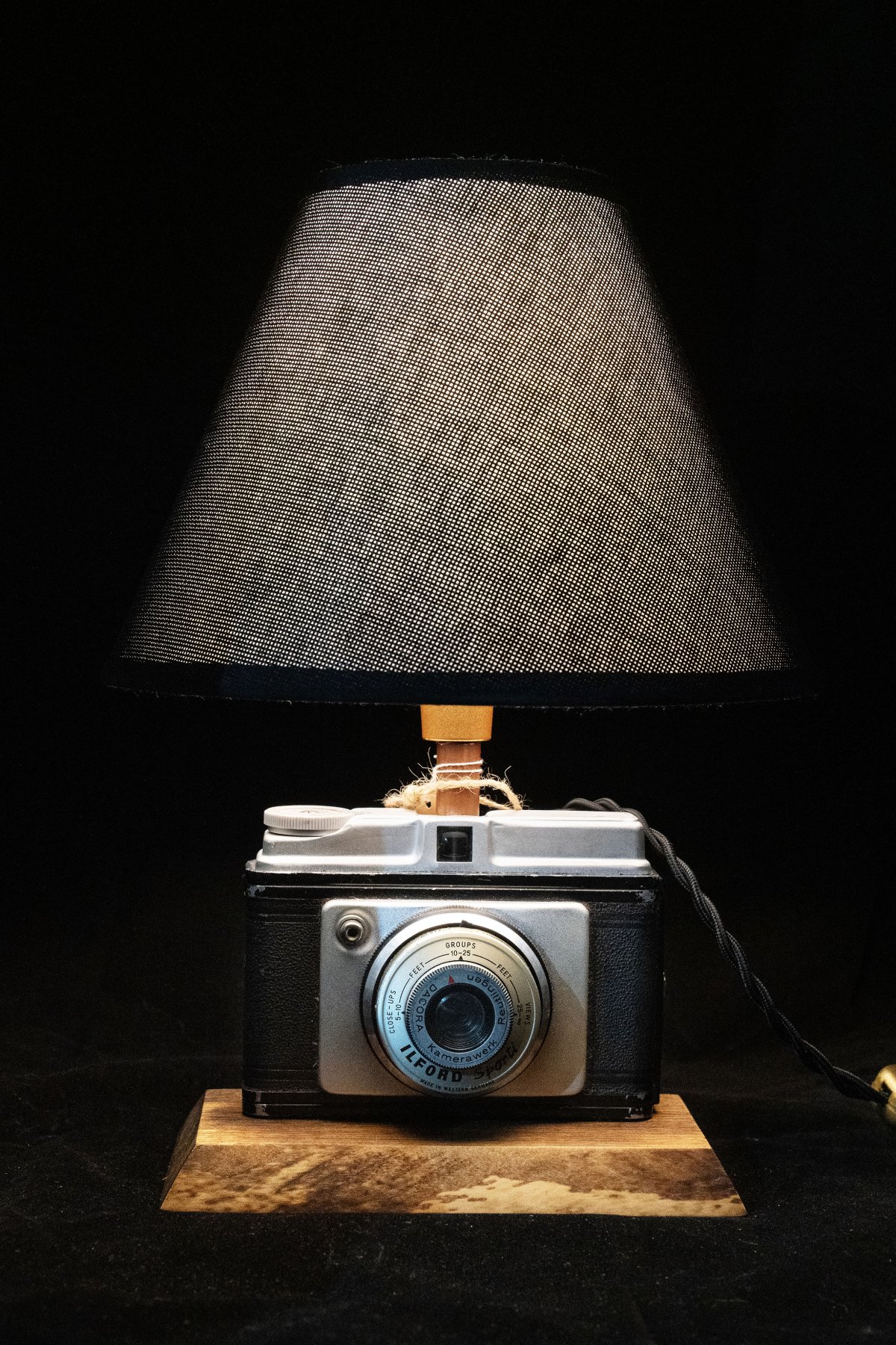 Lampada da Tavolo Artigianale ilford (fine anni '50 - anni '60) | Design Industriale Upcycled | Pezzo Unico